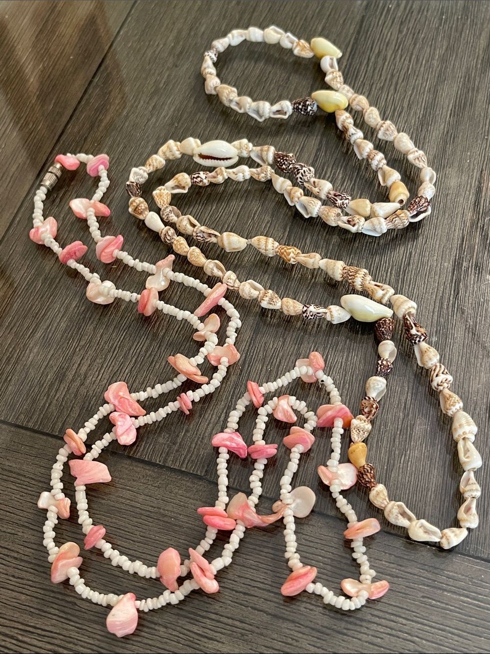 Vintage Single Strand Beach-Inspired Necklaces Hawaiian-Style Shell Lei Necklace